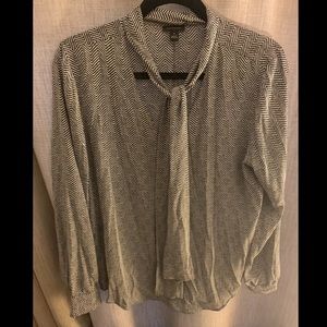 Ann Taylor Grey and Black Top